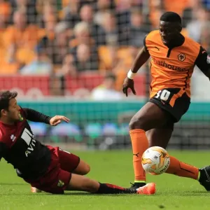 Intense Battle for Ball Possession: Wolverhampton Wanderers vs Norwich City - Sky Bet Championship Intense Battle for Ball Possession: Wolverhampton Wanderers vs Norwich City - Sky Bet Championship