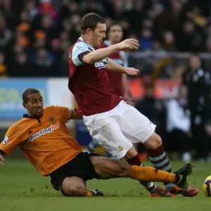 Intense Battle: Henry vs McDonald - Wolves vs Burnley