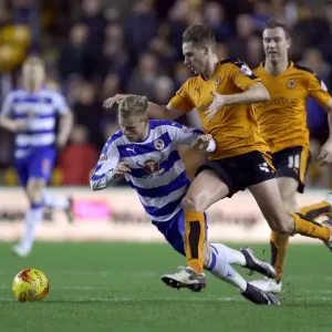 Intense Sky Bet Championship Clash: Edwards Fouls Vydra at Molineux - Wolverhampton Wanderers vs. Reading Intense Sky Bet Championship Clash: Edwards Fouls Vydra at Molineux - Wolverhampton Wanderers vs. Reading