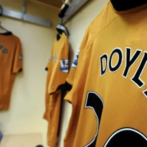 Kevin Doyle Gears Up: Wolves vs Manchester United (06-03-10) Kevin Doyle Gears Up: Wolves vs Manchester United (06-03-10)