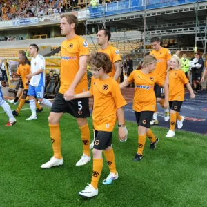 Mascot Showdown: Wolverhampton Wanderers vs Real Zaragoza - Pre-season Friendly Mascot Showdown: Wolverhampton Wanderers vs Real Zaragoza - Pre-season Friendly