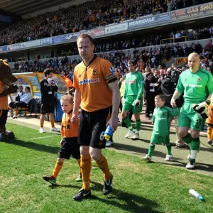 Mascot Showdown: Wolverhampton Wanderers vs Stoke City - Barclays Premier League (11-04-10)