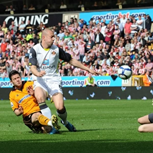 Matt Jarvis's Dramatic Goal Attempt Denied by Craig Gordon and Alan Hutton (Wolverhampton Wanderers vs Sunderland)