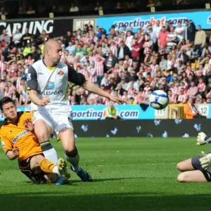 Matt Jarvis's Dramatic Goal Attempt Denied by Craig Gordon and Alan Hutton (Wolverhampton Wanderers vs Sunderland) Matt Jarvis's Dramatic Goal Attempt Denied by Craig Gordon and Alan Hutton (Wolverhampton Wanderers vs Sunderland)
