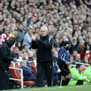 Mick McCarthy Applauds Karl Henry: Wolverhampton Wanderers Print Mick McCarthy Applauds Karl Henry: Wolverhampton Wanderers Print