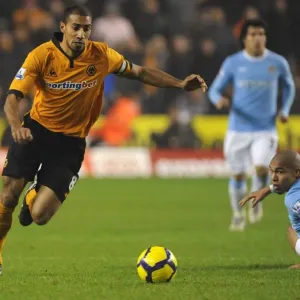 Midfield Showdown: Henry vs. de Jong - Wolverhampton Wanderers vs. Manchester City Midfield Showdown: Henry vs. de Jong - Wolverhampton Wanderers vs. Manchester City