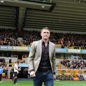 Robbie Keane's Homecoming: A Farewell to Matt Murray at Molineux (Wolverhampton Wanderers vs. Aston Villa, Premier League)