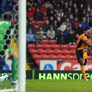 Ronald Zubar's Thunderous Header Hits the Crossbar: Wolverhampton Wanderers vs. Blackburn Rovers, Barclays League Ronald Zubar's Thunderous Header Hits the Crossbar: Wolverhampton Wanderers vs. Blackburn Rovers, Barclays League