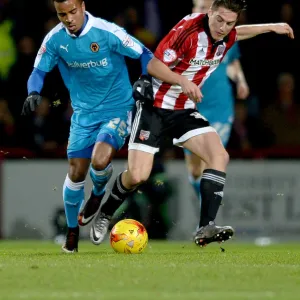 Sky Bet Championship Collection: Sky Bet Championship - Brentford v Wolves - Griffin Park