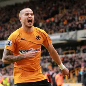 Soccer - Barclays Premier League - Wolverhampton Wanderers v Bolton Wanderers - Molineux Stadium