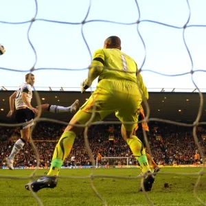 Season 2010-11 Collection: Wolves v Tottenham Hotspur