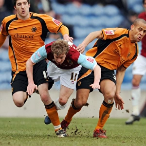 Wade Elliott vs Nigel Quashie: Intense Battle in Burnley vs Wolves Championship Clash at Turf Moor (2009)