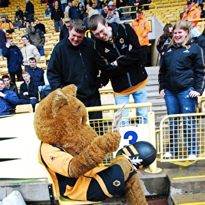 Wolfie & Wendy: The Legendary Wolves Duo of Wolverhampton Wanderers