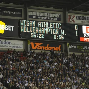 Matches 09-10 Poster Print Collection: Wigan Athletic Vs Wolves