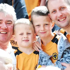 Wolverhampton Wanderers: 08-09 Championship Title Win - Celebrating a Return to Champions League Football
