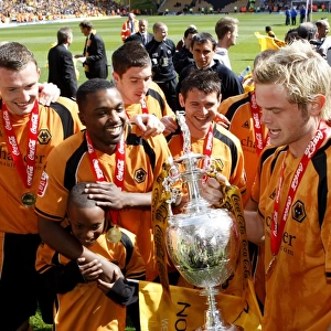Wolverhampton Wanderers: 2008-09 Championship Title Win - Sylvan Ebanks Blake and Richard Stearman Celebrate Promotion with the Championship Trophy