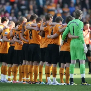 Wolverhampton Wanderers Honor Remembrance Day: A Minute of Silence Against Wigan Athletic in the Premier League