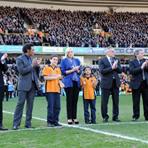 Wolverhampton Wanderers Mourn the Loss of Dean Richards: A Tribute at Wolves vs. Tottenham Hotspur