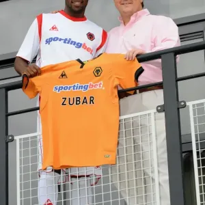 Wolverhampton Wanderers: New Signing Ronald Zubar Meets CEO Jez Moxey at Training Ground Wolverhampton Wanderers: New Signing Ronald Zubar Meets CEO Jez Moxey at Training Ground
