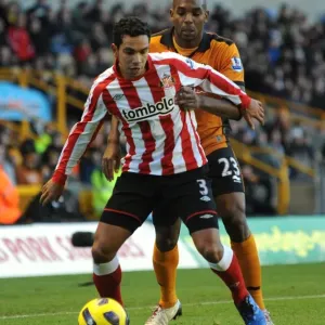 Wolverhampton Wanderers vs Sunderland: A Fierce Clash between Kieran Richardson and Ronald Zubar in the Premier League Wolverhampton Wanderers vs Sunderland: A Fierce Clash between Kieran Richardson and Ronald Zubar in the Premier League