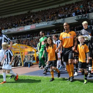 Season 2010-11 Collection: Wolves v West Bromwich Albion
