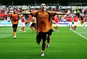 Michael Kightly Collection: Football - Wolverhampton Wanderers v Nottingham Forest