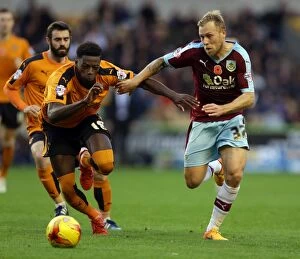 Images Dated 7th November 2015: Intense Rivalry: Iorfa vs Arfield - Wolves vs Burnley's Championship Battle
