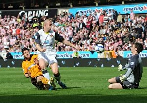 Images Dated 10th May 2010: Matt Jarvis's Dramatic Goal Attempt Denied by Craig Gordon and Alan Hutton