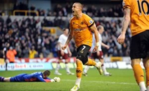 Images Dated 21st January 2012: Michael Kightly's Dramatic Equalizer: Wolverhampton Wanderers vs. Aston Villa - Premier League