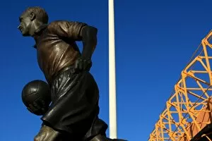 Billy Wright Collection: Molineux Stadium - Billy Wright Statue