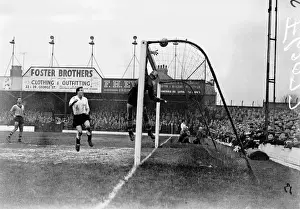 Soccer - Football League Division One - Luton Town v Wolverhampton Wanderers