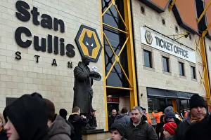Molineux Prints: Stan Cullis Statue at Molineux Stadium: Wolverhampton Wanderers vs