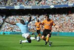 Images Dated 22nd August 2009: Stephen Ward vs Micah Richards: A Premier League Battle at Manchester City Stadium, 2009