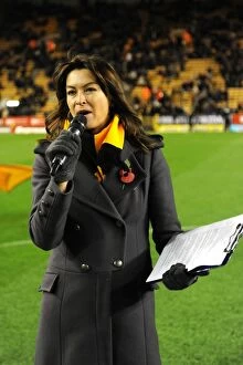 Images Dated 11th November 2010: Suzi Perry at Wolves: Wolverhampton Wanderers vs Arsenal in Barclays Premier League Soccer Match