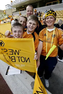 Matches 08-09 Prints: Unforgettable Championship Title Win: Wolverhampton Wanderers Fans Celebrate at Molineux (03/05/09)