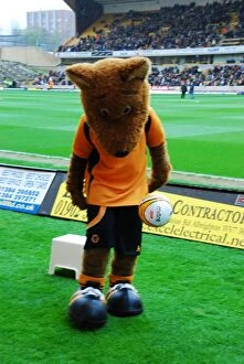 Images Dated 10th April 2009: Wolfie & Wendy: Legendary Duo of Wolverhampton Wanderers Football Club
