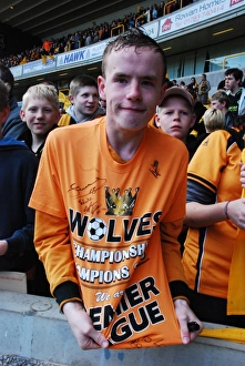 Matches 08-09 Prints: Wolverhampton Wanderers: Glorious Championship Title Win - 08-09 (Championship Champions Celebration)
