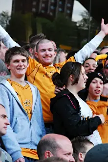 Championship Champions Celebration Prints: Wolverhampton Wanderers: Unforgettable 08-09 - Championship Title Win: Celebrating Glory (Championship Champions 08-09)