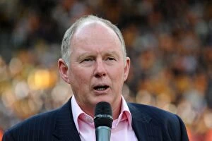 Wolves v Blackburn Rovers Collection: Wolverhampton Wanderers: Uniting the Wolves - Chairman's Inspirational Speech at Wolves vs