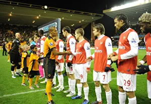 Wolverhampton Wanderers vs. Arsenal: A Mascot Showdown - Barclays Premier League