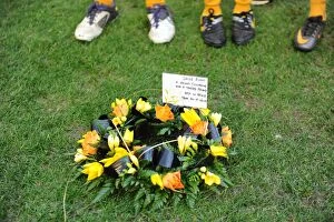 Images Dated 22nd January 2012: Wolverhampton Wanderers vs Aston Villa Tribute Match: In Memory of Dave Plant - Wreath of